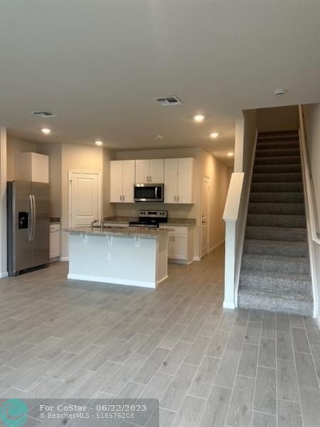 Building Photo - 5700 SE Edgewater Cir