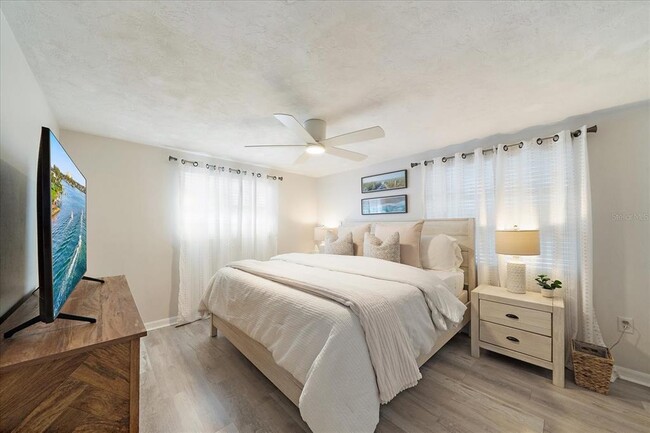 Building Photo - 2650 Leafy Ln