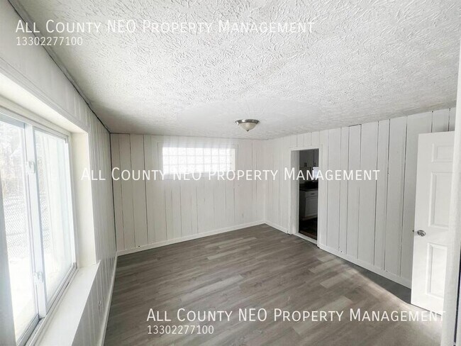 Building Photo - 1180 Murray Ave