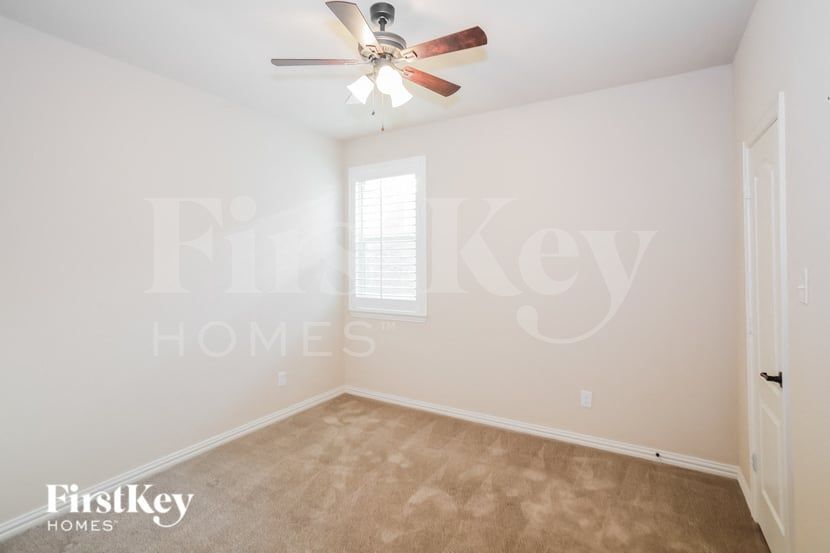 Building Photo - 1629 Signature Dr