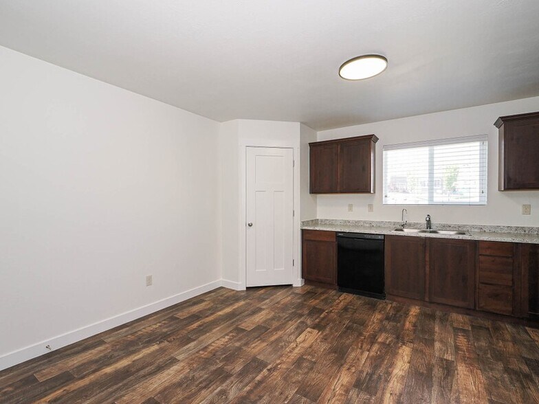 Building Photo - 14436 S Ferndale Way