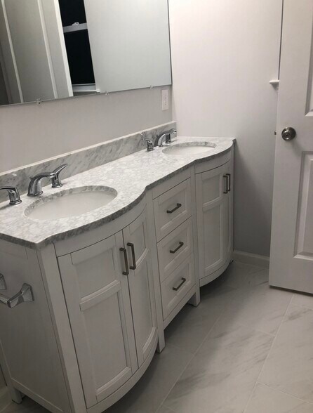 Building Photo - 36 Abbotsford Ave