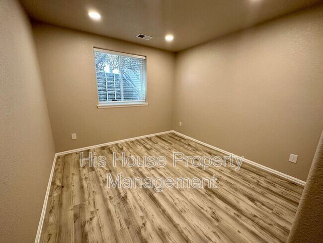 Building Photo - 8029 22nd St Ln
