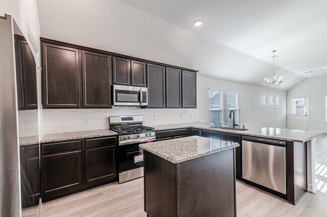 Building Photo - 7431 Sail Hl Dr