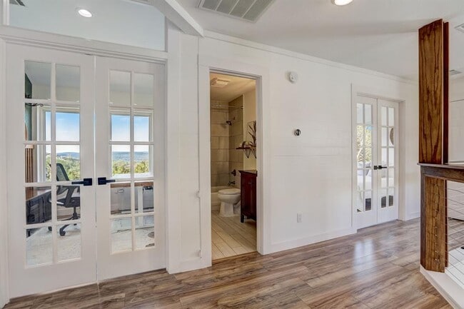Building Photo - 20916 High Dr