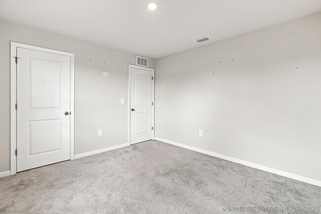 Building Photo - 484 Cherimoya St