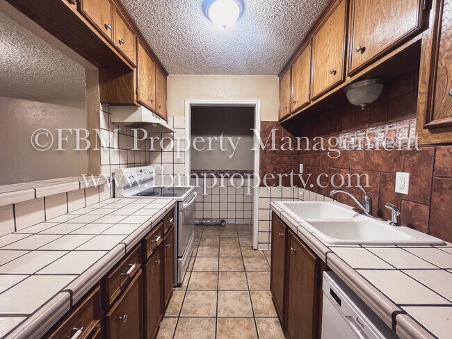Building Photo - 2534 W Sycamore Ave - 2 Bedroom, 1 Bathroom Apartment Home in Corsicana, TX