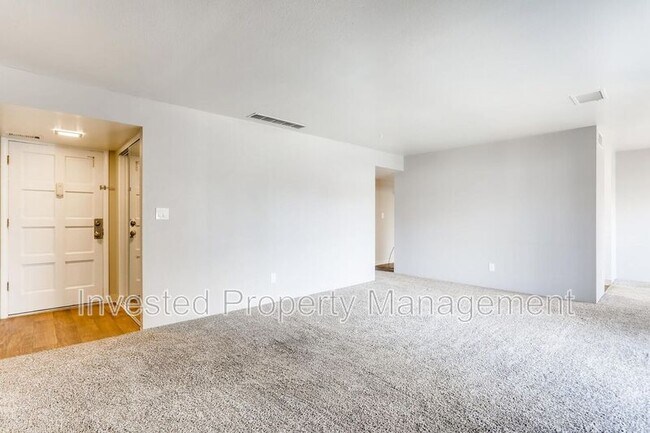 Building Photo - 7305 S Xenia Cir