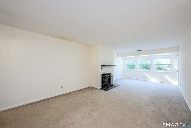 Building Photo - 1400 Hartford Tpke