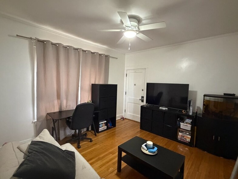 Building Photo - 4107 N Bernard St