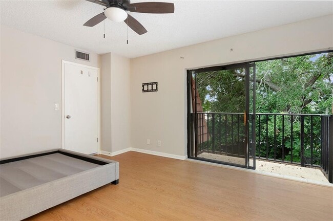 Building Photo - 2606 6th Ct