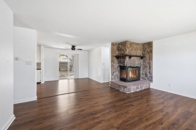 Building Photo - $1,990.95- 3 bed/1 bath Home in Berthoud with a large backyard