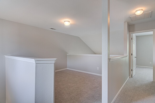 Building Photo - 5972 Hollow Wood Ct