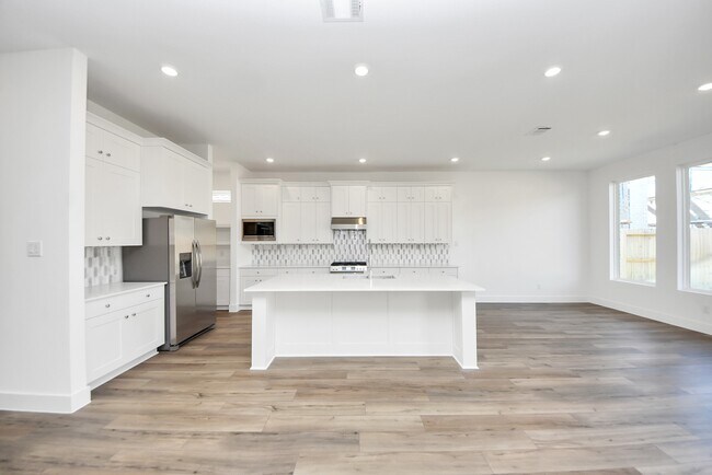 Building Photo - 31046 Vintage Crk Ln