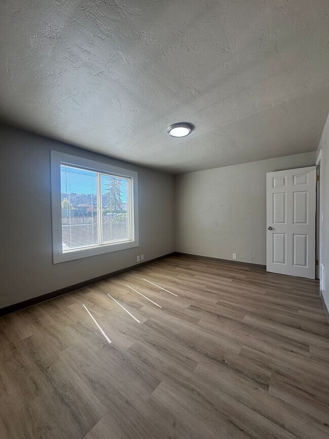 Building Photo - (OCK) 3-Bed 1-Bath Fully Renovated Home