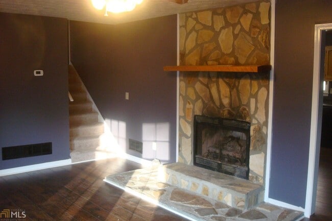 Building Photo - 130 Fawn Cir