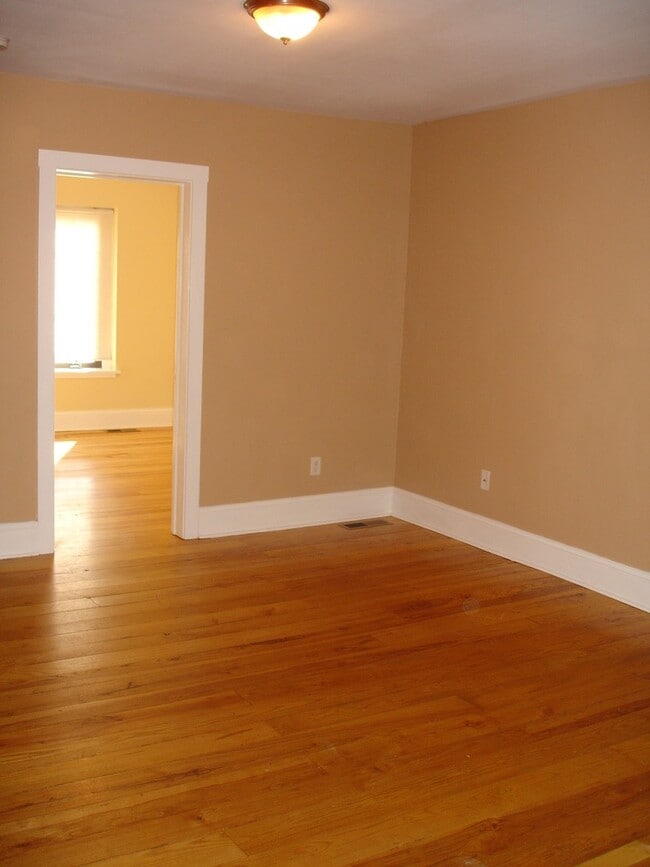 Building Photo - 518 N Queen St