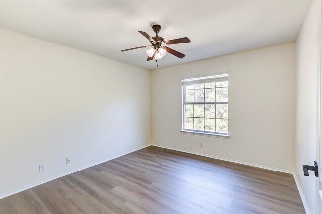 Building Photo - 8116 Forest Heights Ln