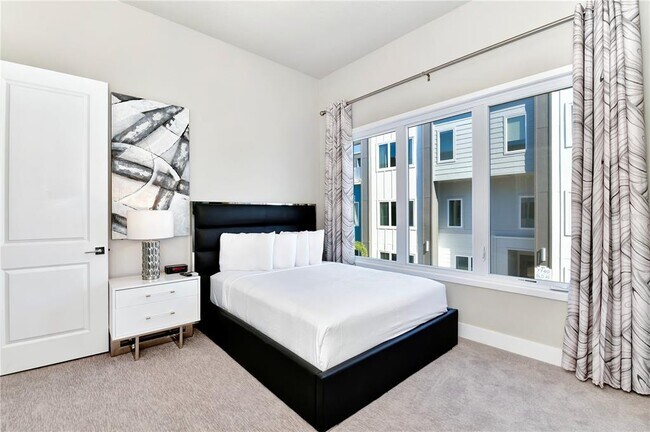 Building Photo - 7740 Sandy Ridge Dr