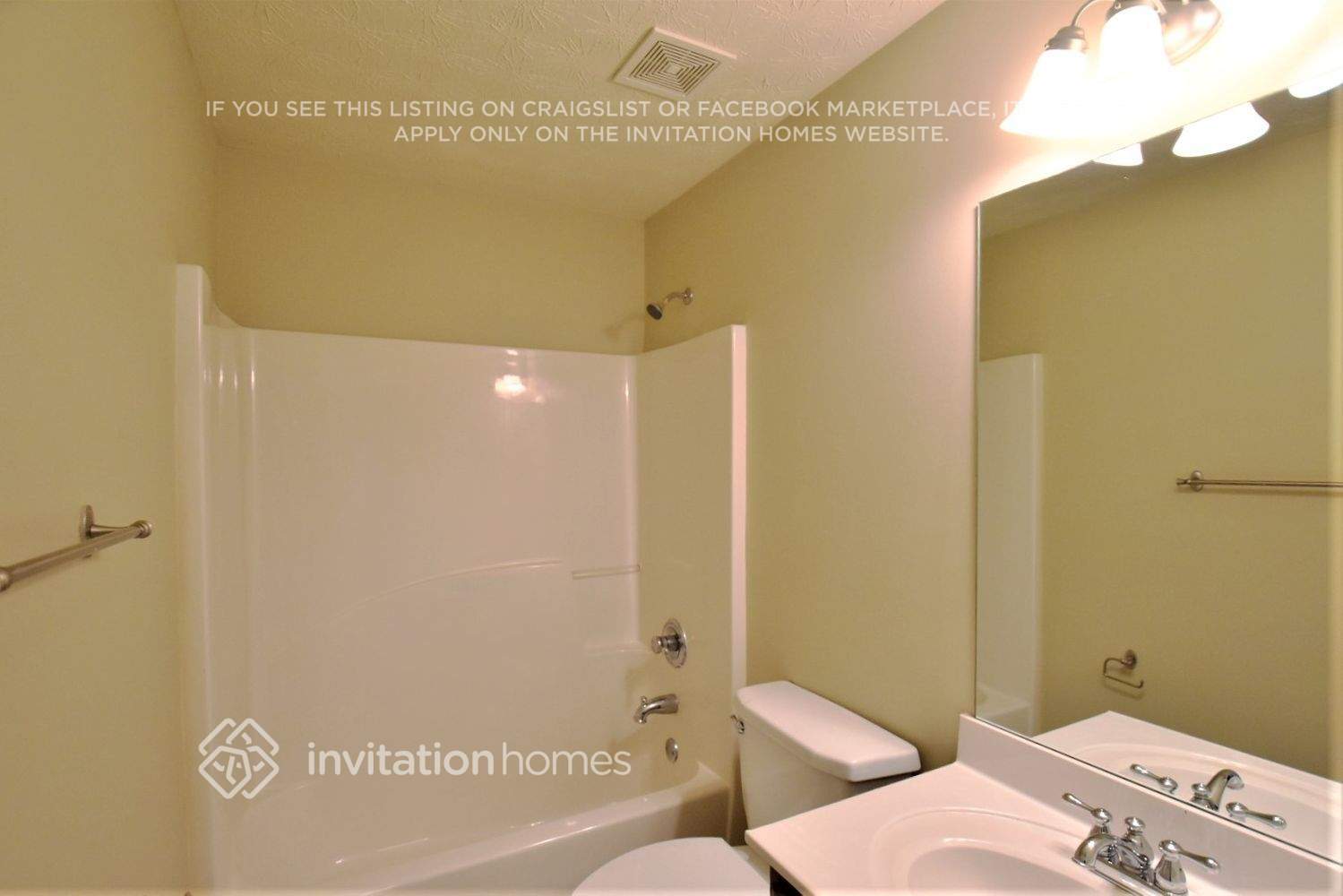 Building Photo - 915 Tamarisk Pl