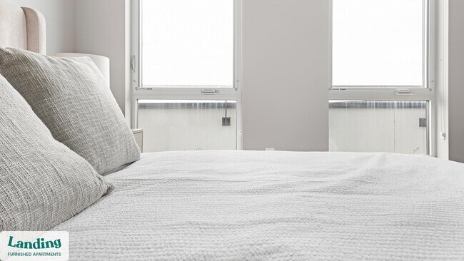 Building Photo - 299 DeBaliviere Ave