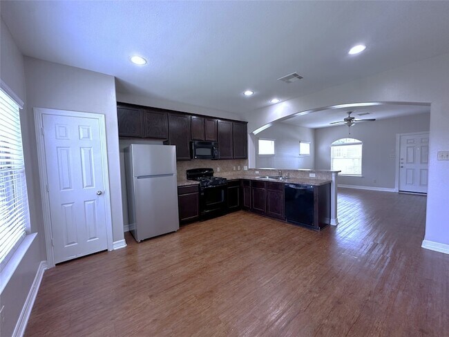 Building Photo - 59 Woodland Hills Dr
