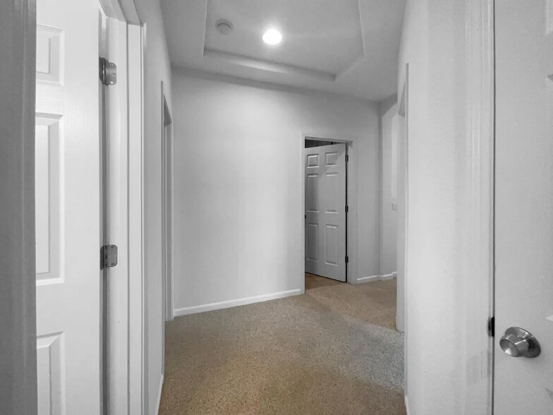 Building Photo - 9752 Sorrena Way