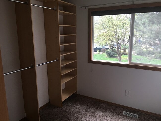 Building Photo - 3 Bed/2 Bath Northside Home