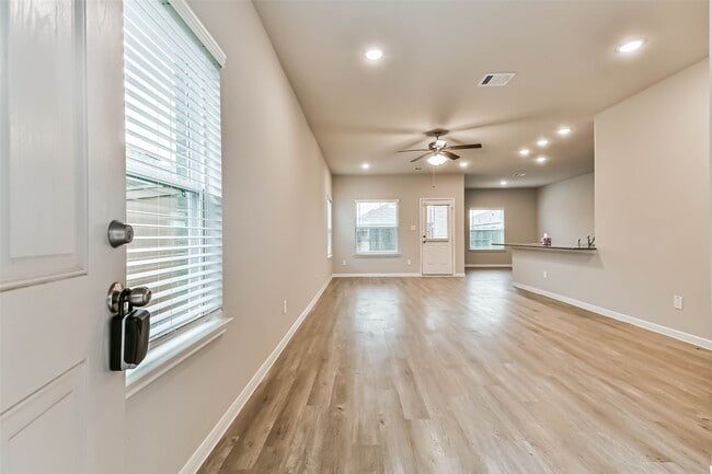 Building Photo - 2127 Port Jackson Dr