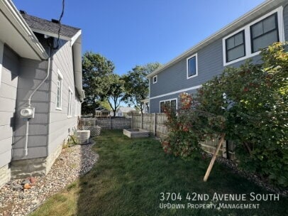 Building Photo - 3704 42nd Ave S