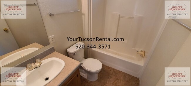 Building Photo - Irvington & Country Club area - 3 beds & 2 baths