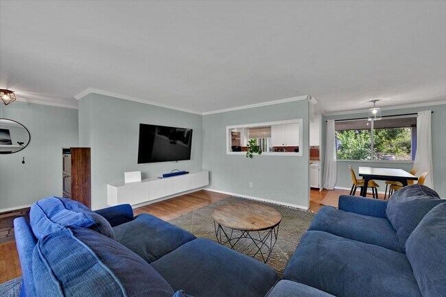 Building Photo - 7/1 Kent East Hill 4 bedroom rambler with ...