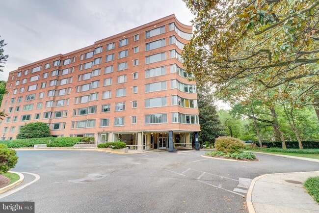Building Photo - 4200 Cathedral Ave NW