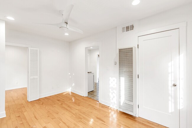 Building Photo - 10948 Aletta Ave