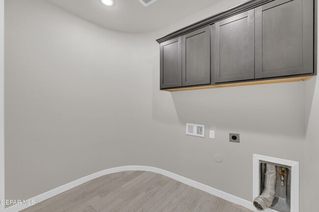 Building Photo - 10613 Hidden Palm Pl