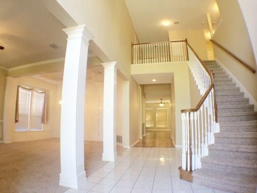 Building Photo - 2310 Crest Park Dr