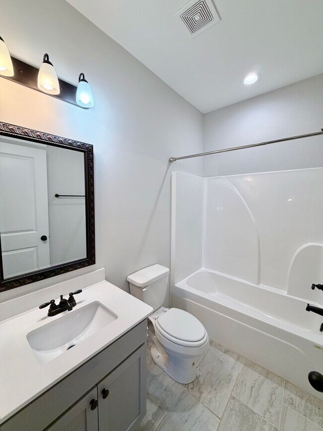 Building Photo - 215 Shoshone Cir