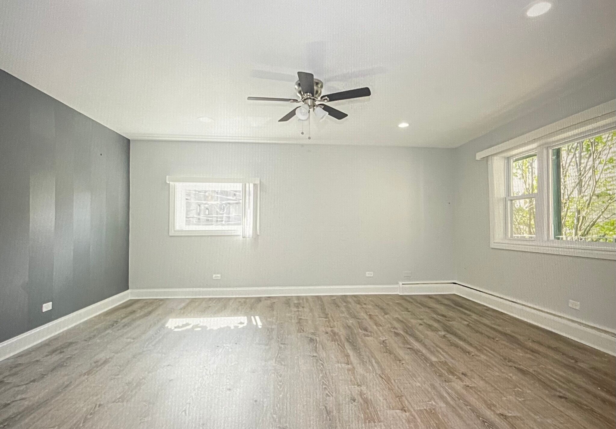 Building Photo - 7602 N Eastlake Ter