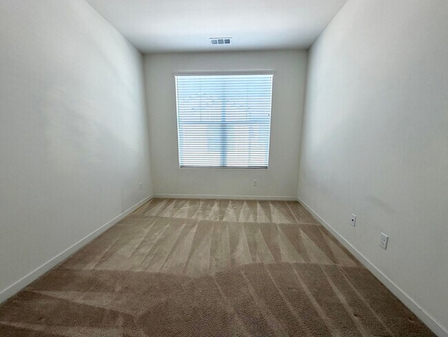 Building Photo - Charming 3bed 2.5 bath Simi Valley Home