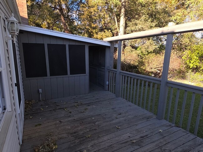 Building Photo - 2 bedroom Mukwonago home