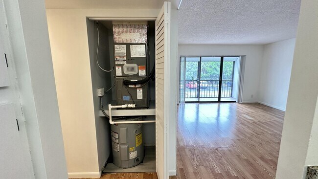 Building Photo - 1111 Green Pine Blvd