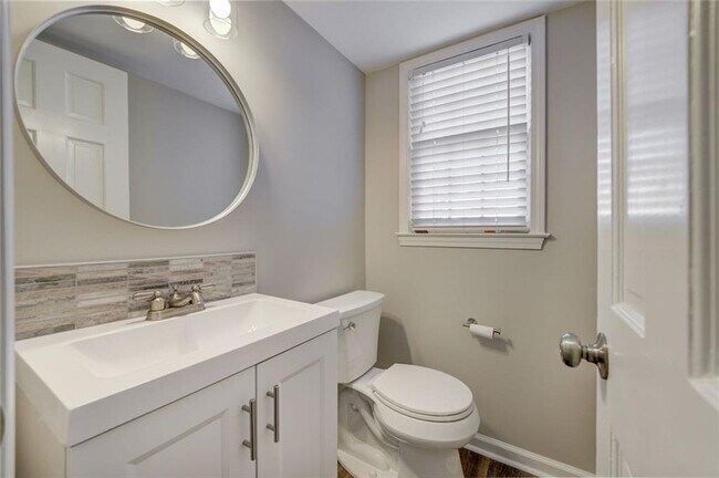 Building Photo - 4566 Mountain Creek Dr
