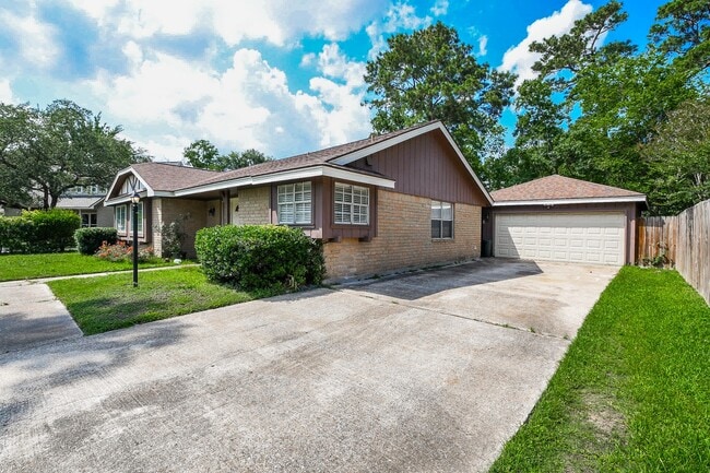 Building Photo - 19406 Enchantington Cir
