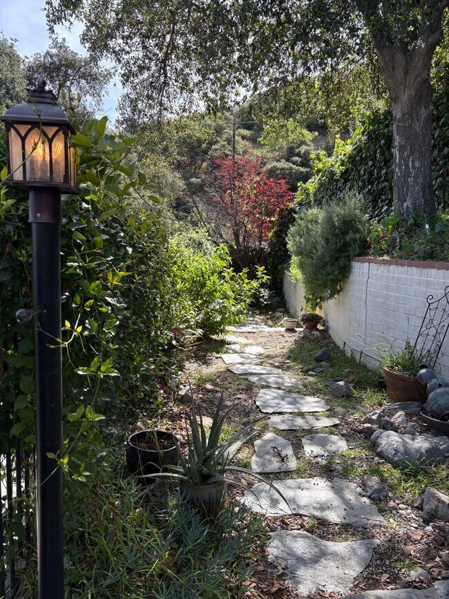 Building Photo - Views! Enchanting 2+1 Artists Retreat Nestled in Tujunga Hillsides