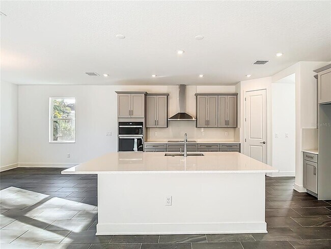 Building Photo - 410 S Westshore Blvd