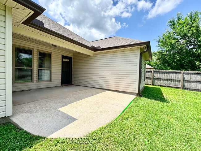 Building Photo - Move-In Ready 3 Bed, 2 Bath Home in Prairi...