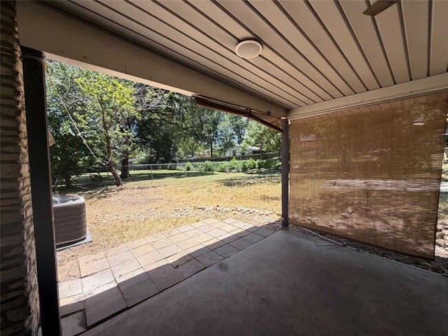 Building Photo - 801 Brushy Creek Dr