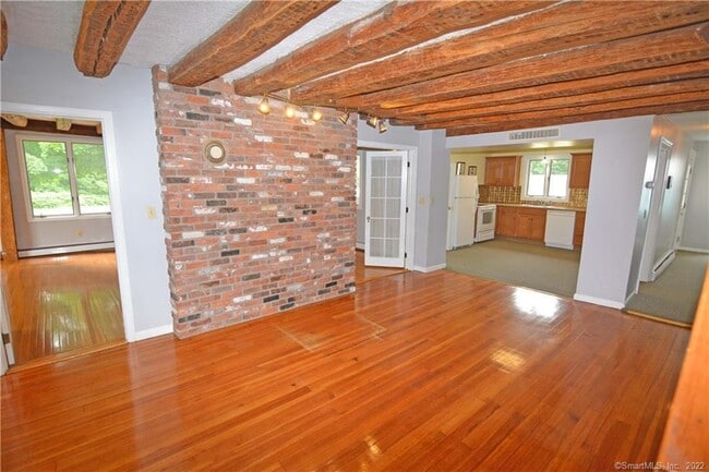 Building Photo - 405 Maple Ave