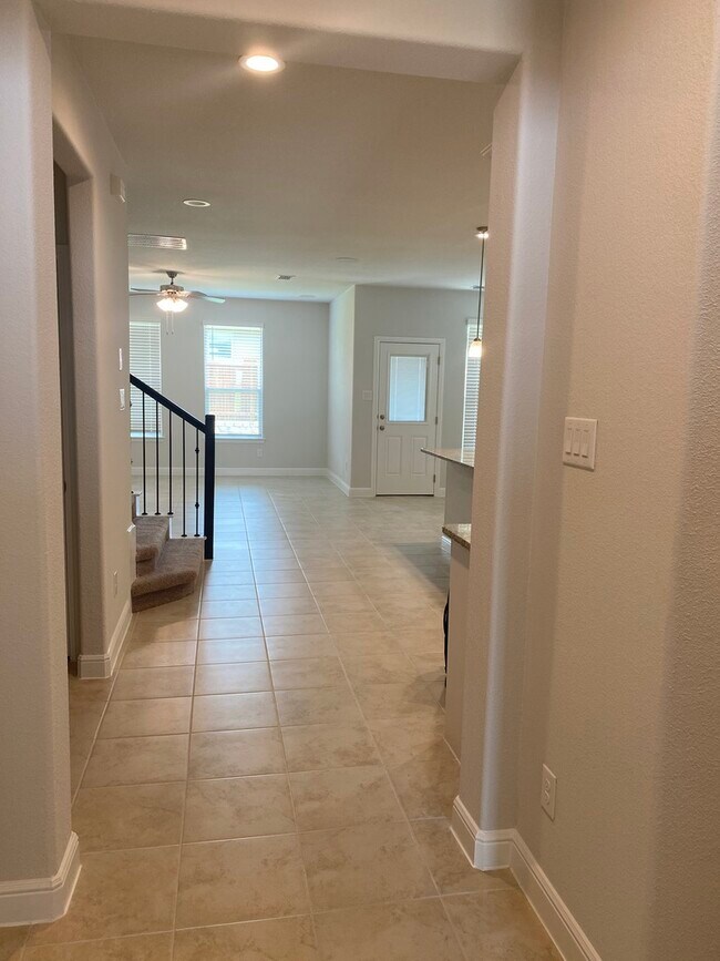Entryway - 1021 Gillespie Dr