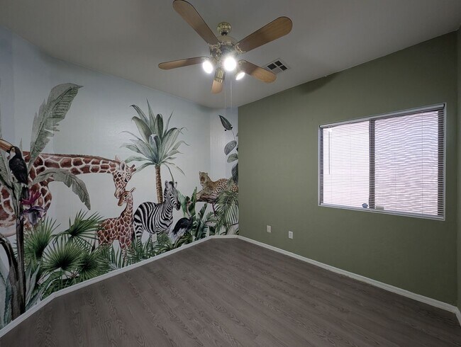 Building Photo - 3 Bedroom Home in the Crismon Crossing Com...
